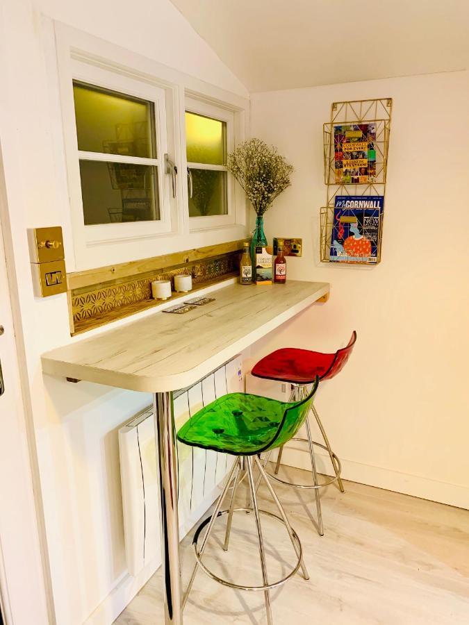 רדרות' Shine Chalet - Unique & Comfortable Accommodation מראה חיצוני תמונה