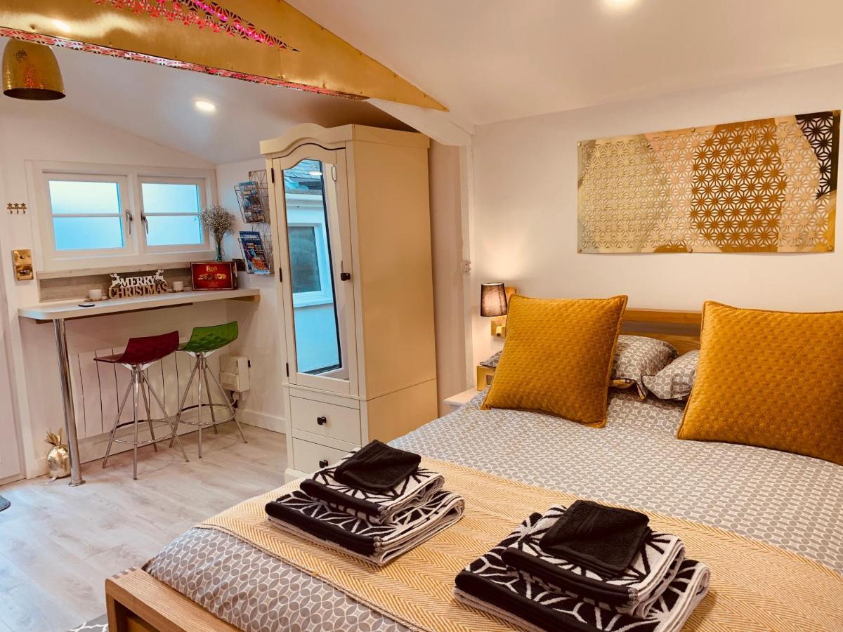 רדרות' Shine Chalet - Unique & Comfortable Accommodation מראה חיצוני תמונה
